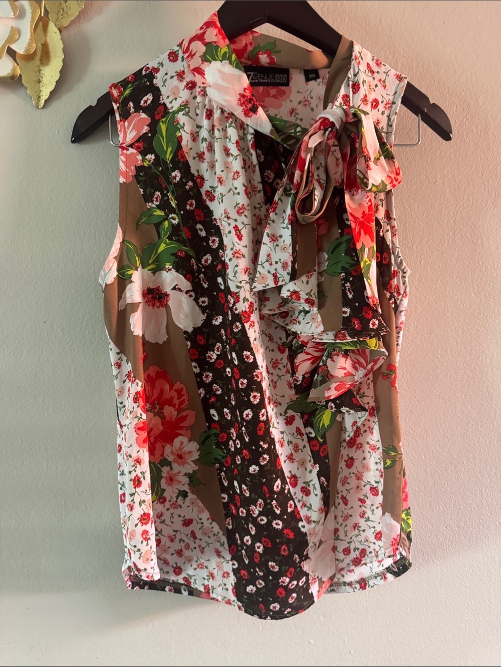 Avenue Floral Tie-Neck Sleeveless Camisole in White, Brown, Green, Red